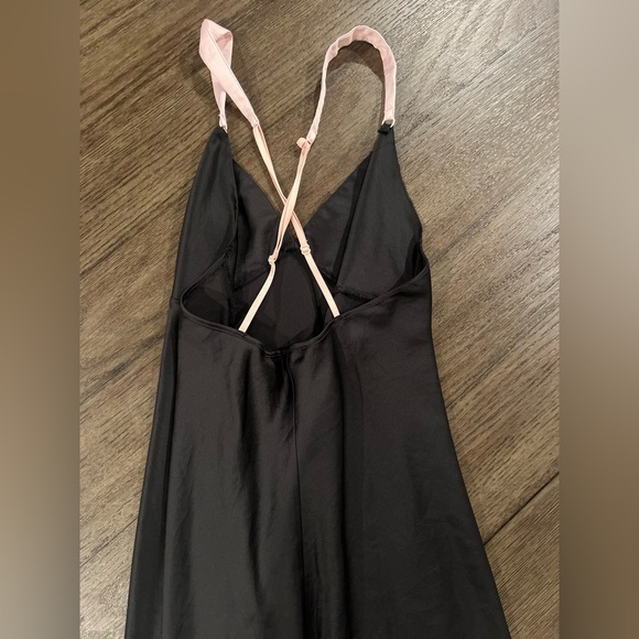 Victoria Secret Intimates Size Small - Picture 4 of 4